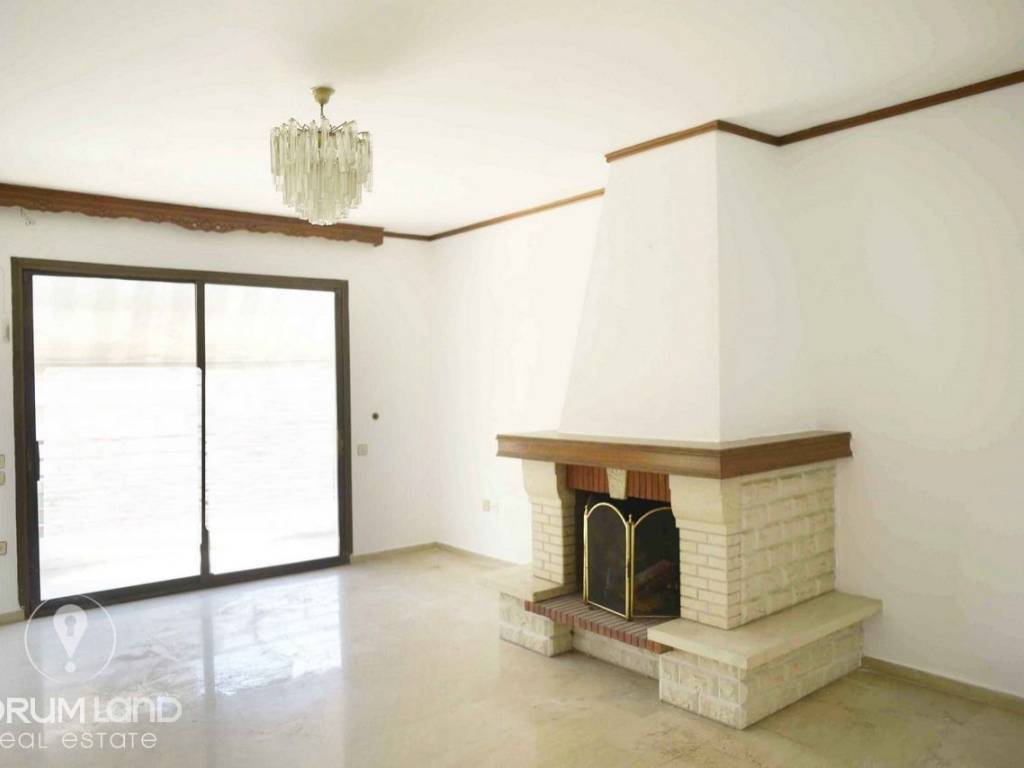 Forumland Real Estate, Σαλόνι με τζάκι