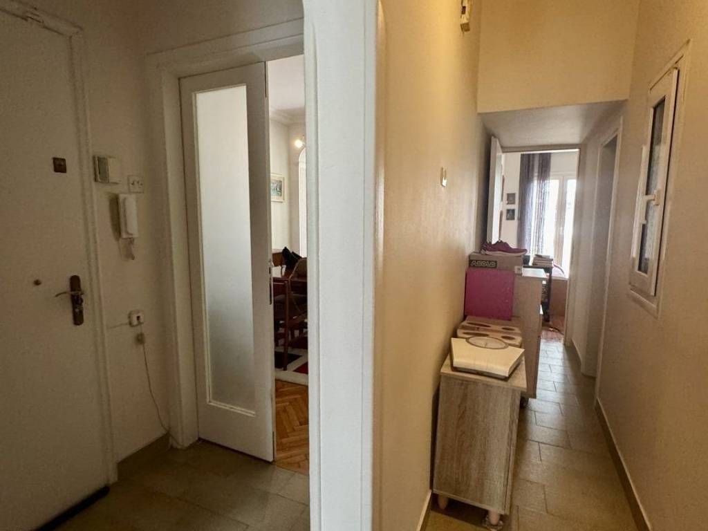 Forumland Real Estate, Διάδρομος