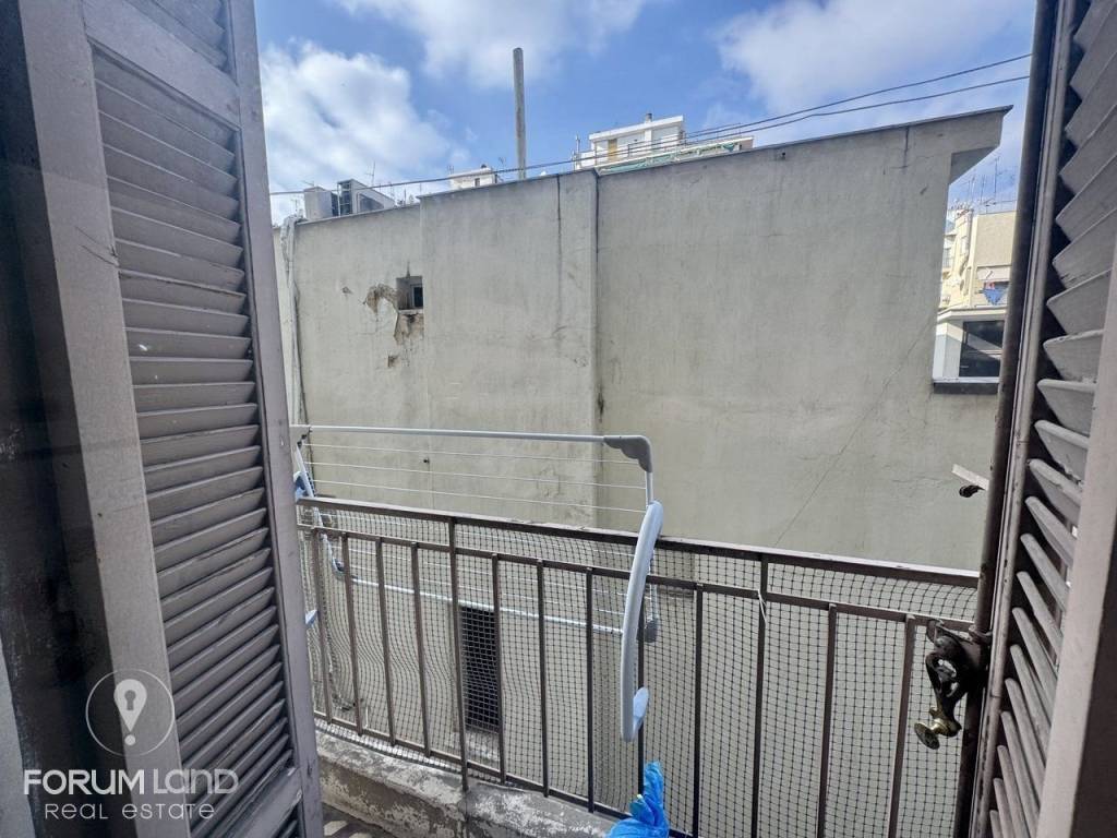 Forumland Real Estate, Πίσω όψη