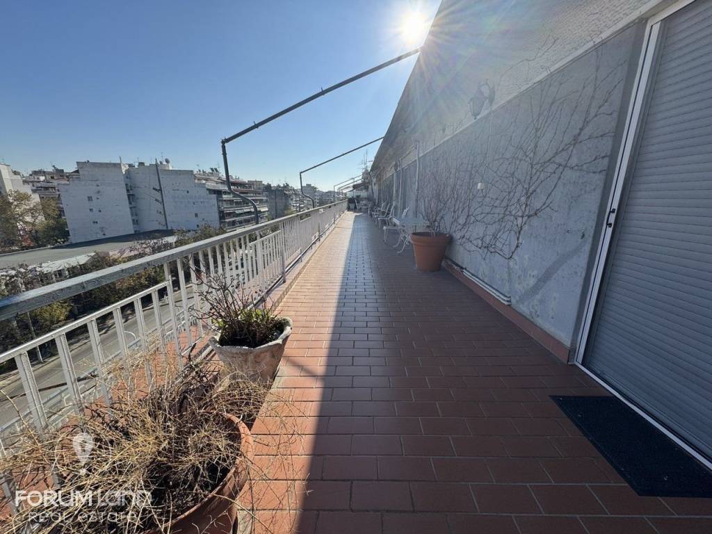 Forumland Real Estate, Βεράντες