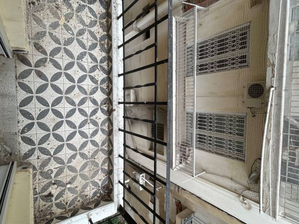 ΠΙΣΩ ΜΠΑΛΚΟΝΙ