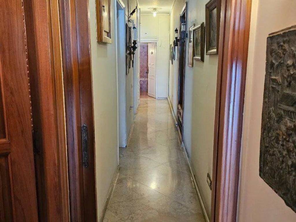 Forumland Real Estate, Διάδρομος