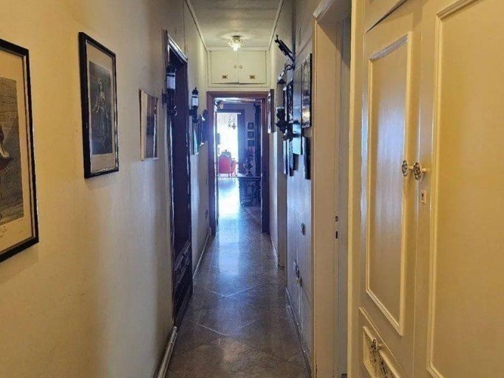 Forumland Real Estate, Διάδρομος