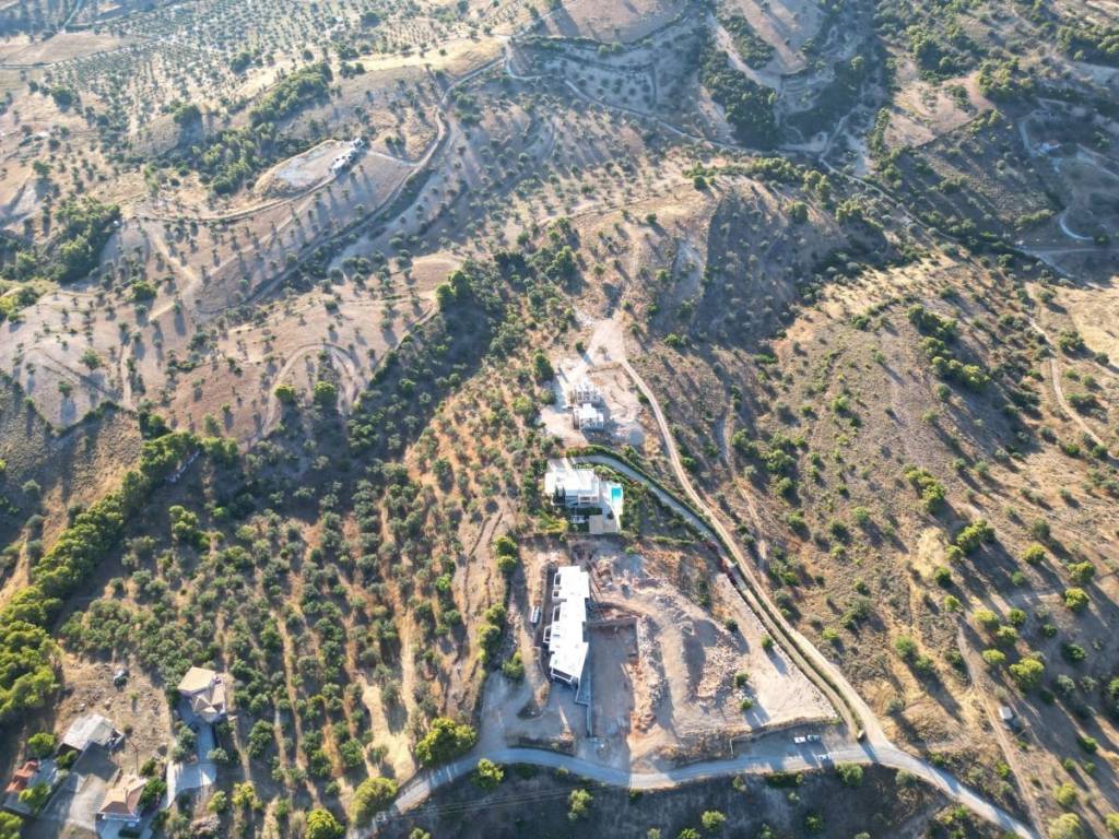 11.317tm Amphitheatriko Agrotemachio - THea thalassa