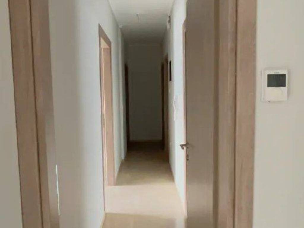 Forumland Real Estate, Διάδρομος