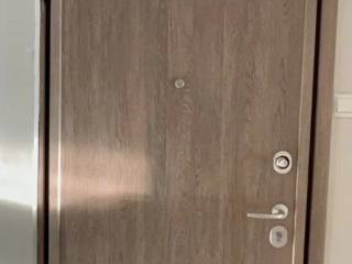 Forumland Real Estate, Θωρακισμένη πόρτα