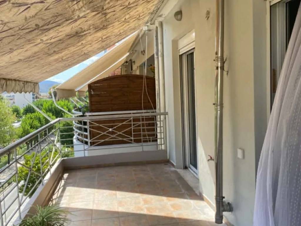 ΜΠΑΛΚΟΝΙ ΜΕ ΤΕΝΤΑ