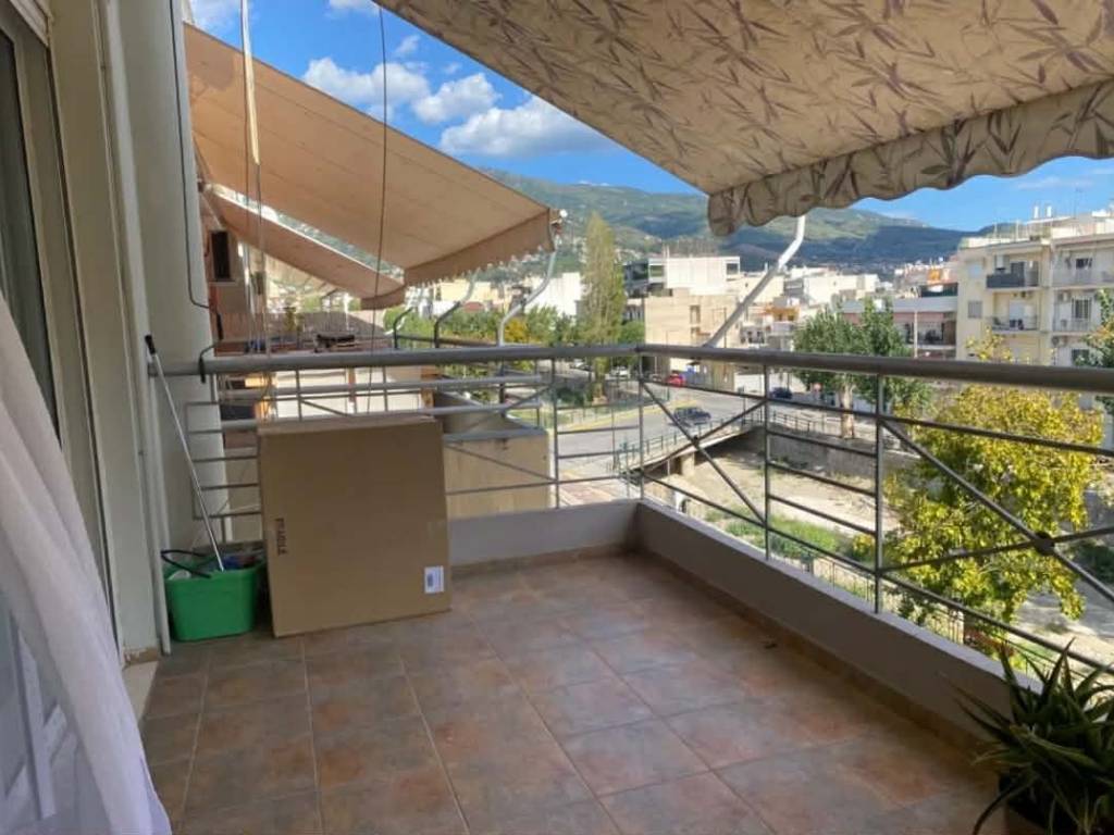 ΜΠΑΛΚΟΝΙ ΜΕ ΤΕΝΤΑ