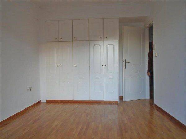 3 φωτεινά υπνοδωμάτια με δικό τους μπαλκόνι