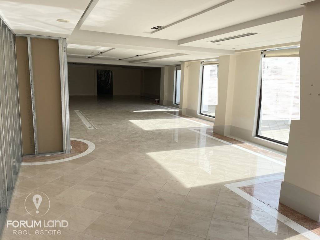 Forumland Real Estate, Εσωτερική όψη