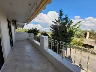 βεραντα πρώτου ορόφου