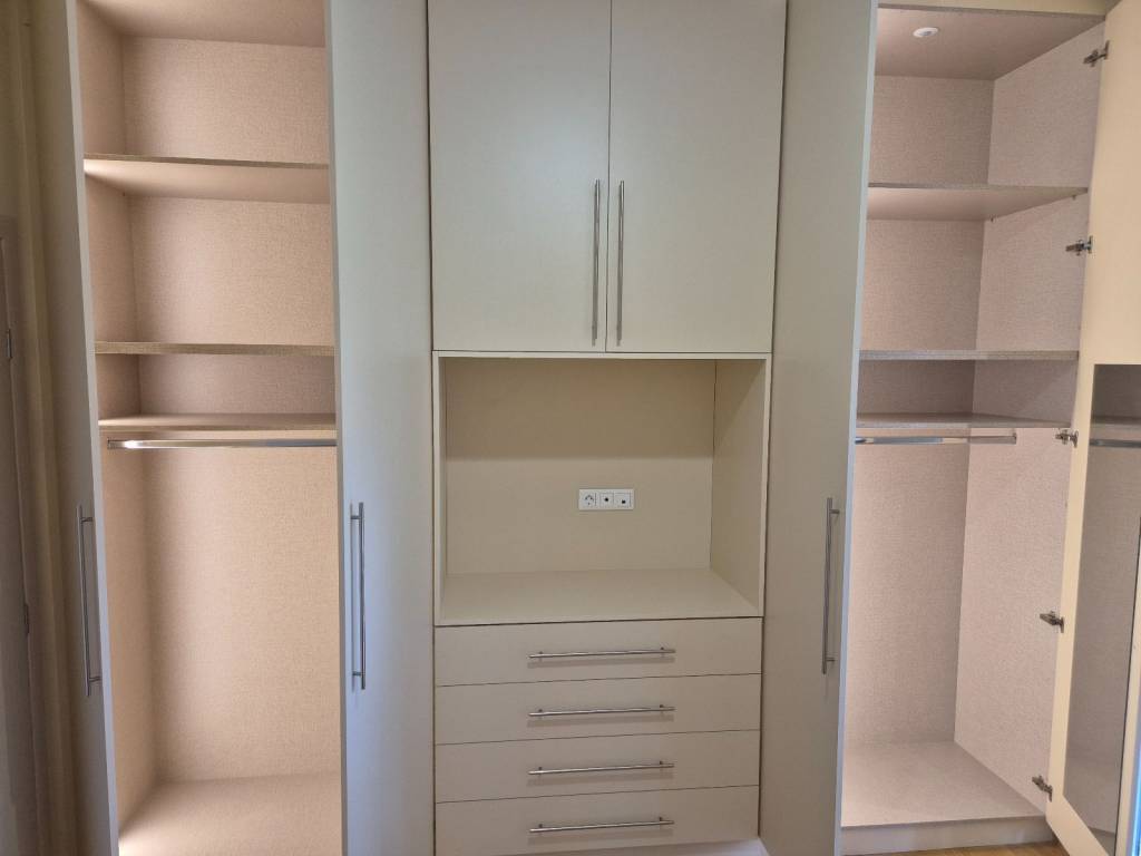 ντουλάπες στο υπνοδωμάτιο