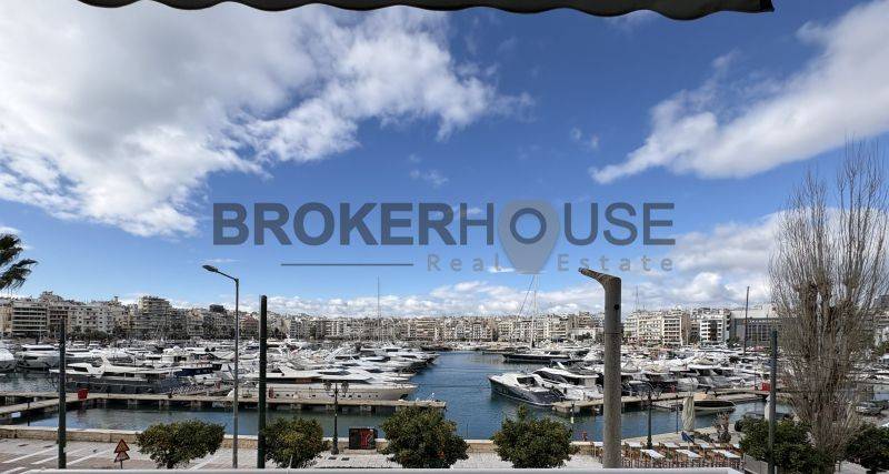 Θέα από μπαλκόνι