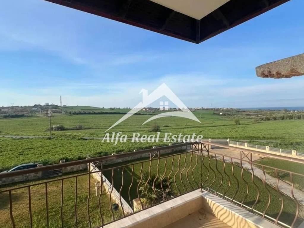 Θέα από μπαλκόνι