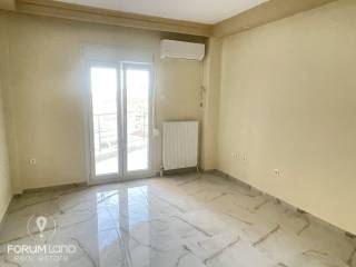 Forumland Real Estate, Σαλόνι