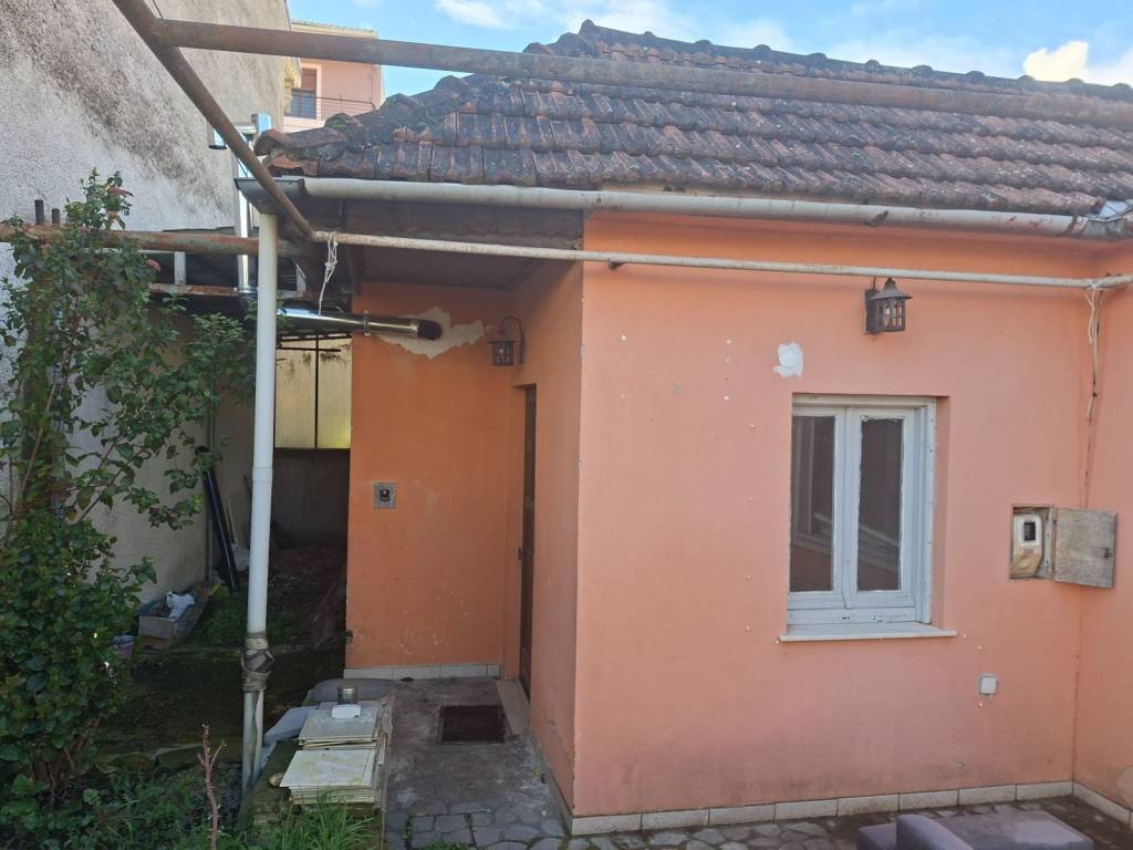 Μονοκατοικία - εξωτερική όψη 3