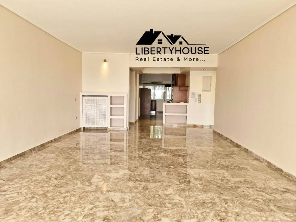 Eniaia koyzina me saloni