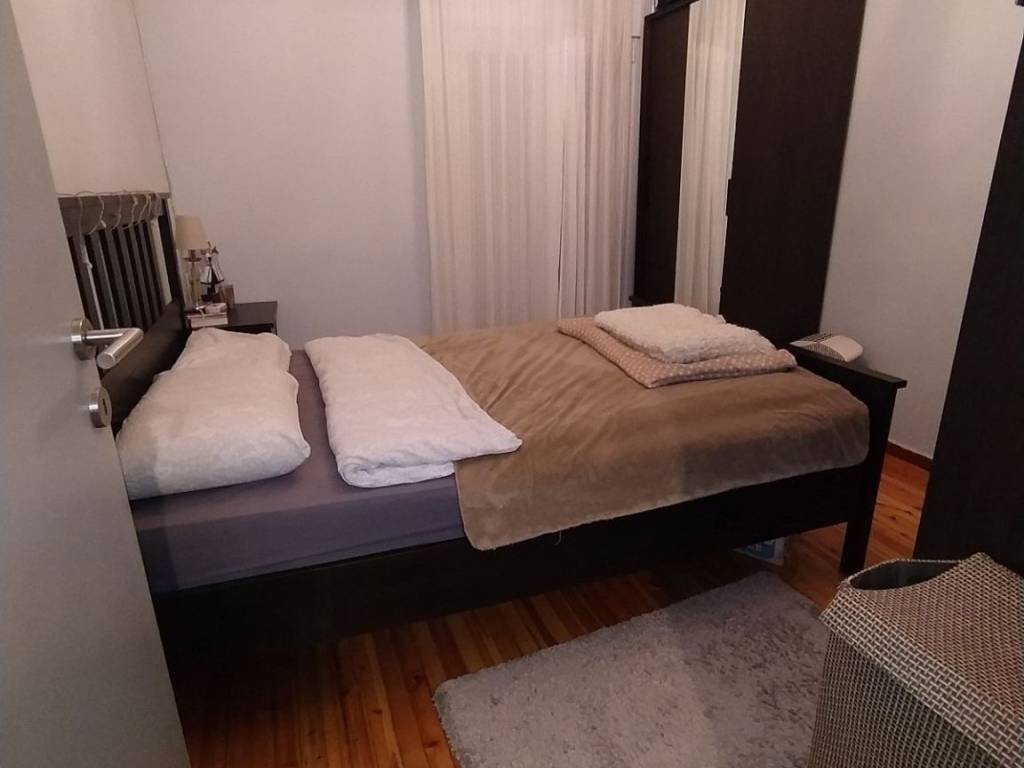 ANYPLACE MESITIKES YPERESIES