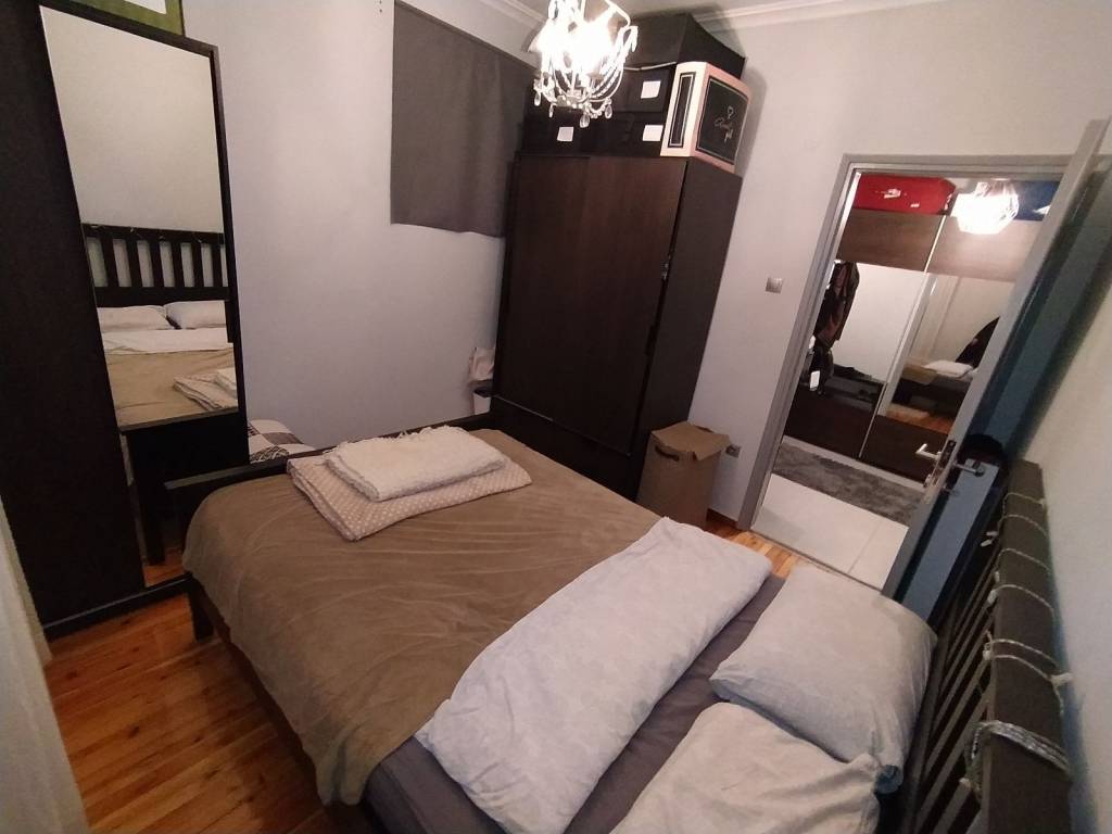 ANYPLACE MESITIKES YPERESIES