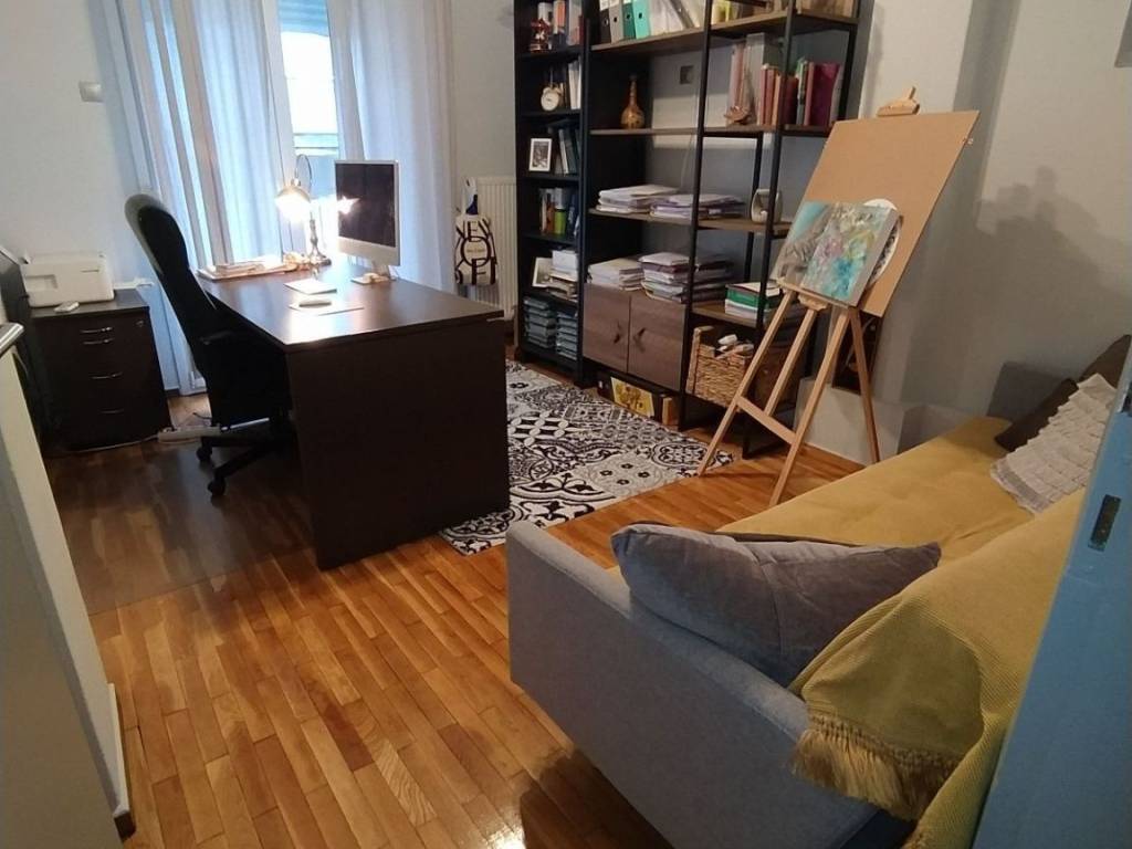 ANYPLACE MESITIKES YPERESIES