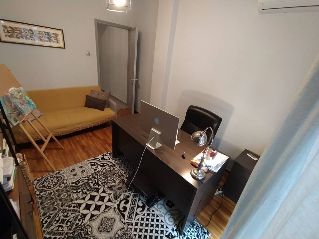 ANYPLACE MESITIKES YPERESIES