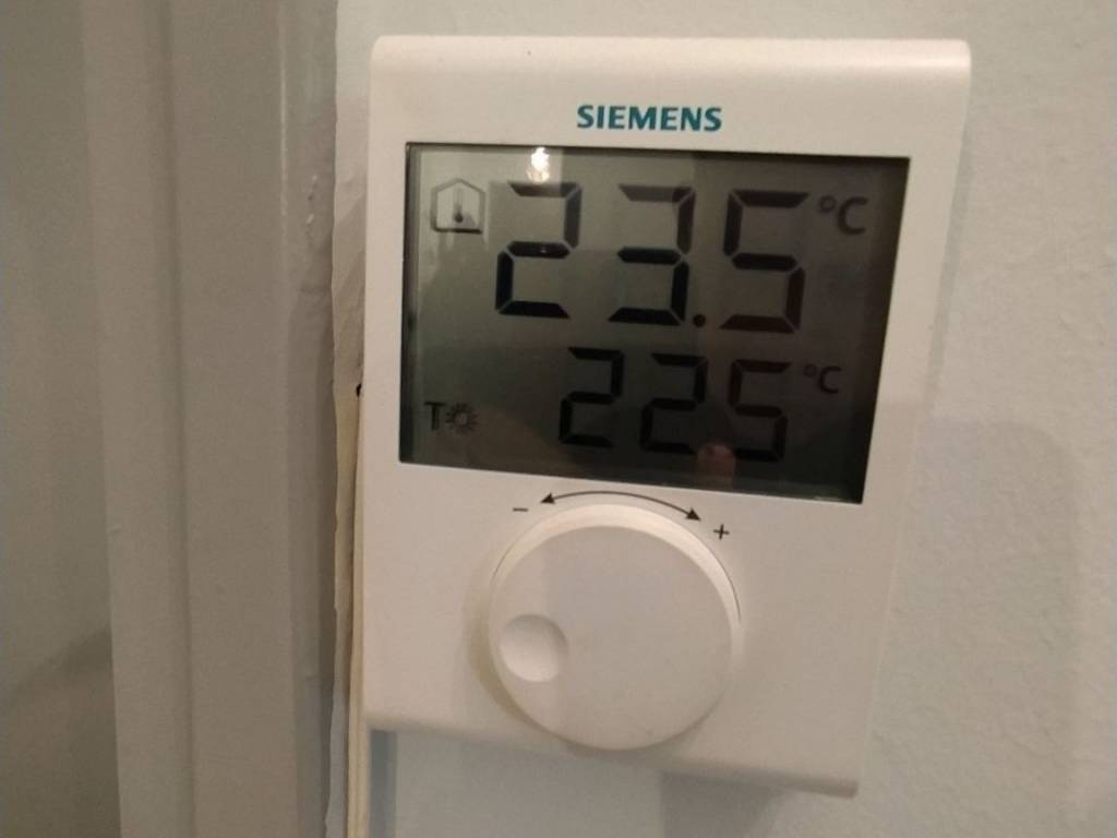 ANYPLACE MESITIKES YPERESIES