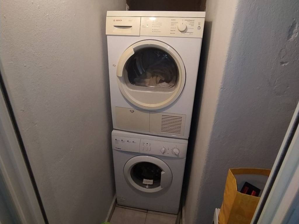 ANYPLACE MESITIKES YPERESIES