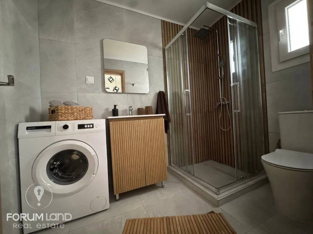 Forumland Real Estate, Μπάνιο