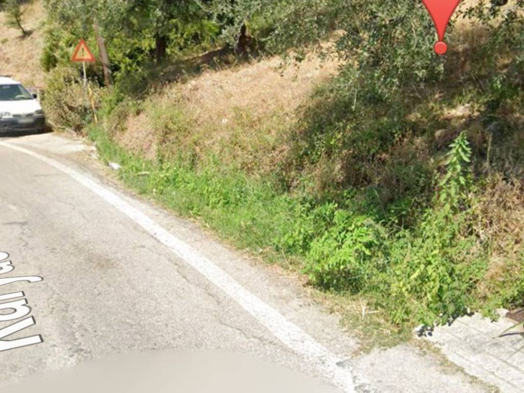 ΕΠΙ ΚΕΝΤΡΙΚΗΣ ΟΔΟΥ ΚΑΡΥΑΣ ΚΑΙ ΓΩΝΙΑΚΟ