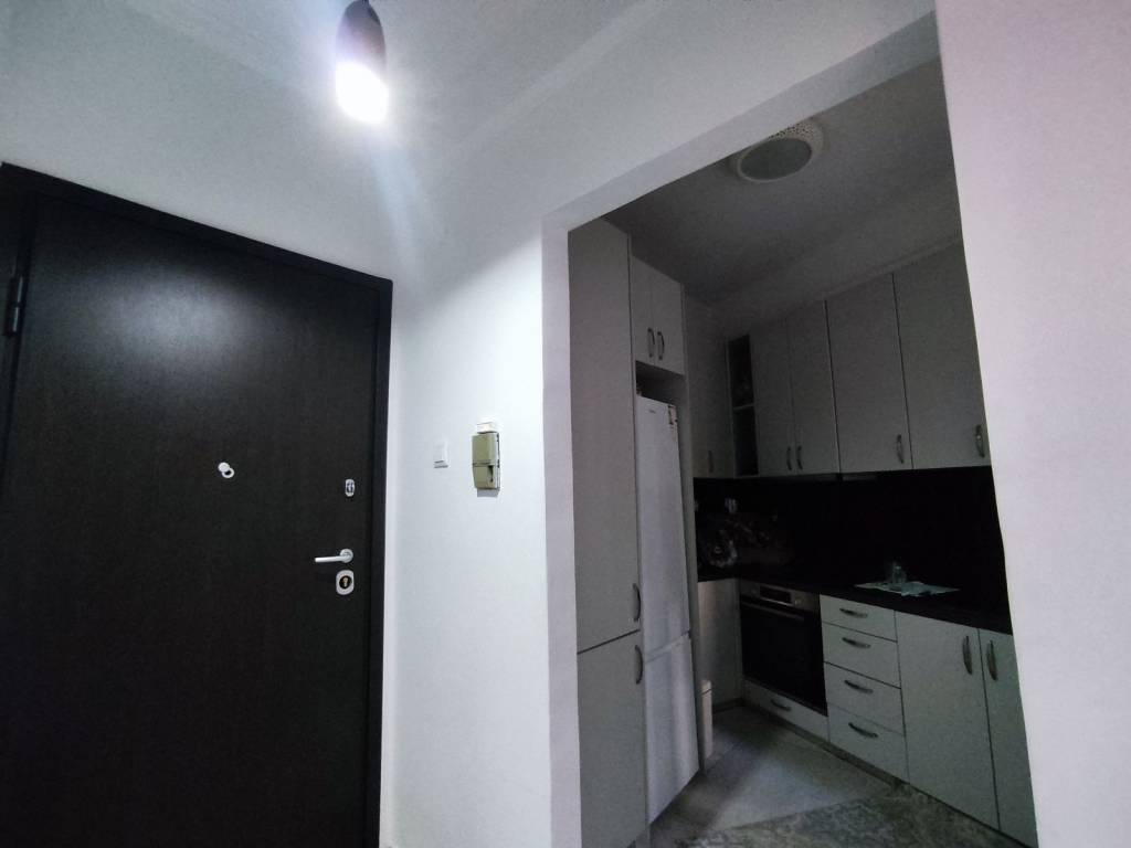 είσοδος - κουζίνα