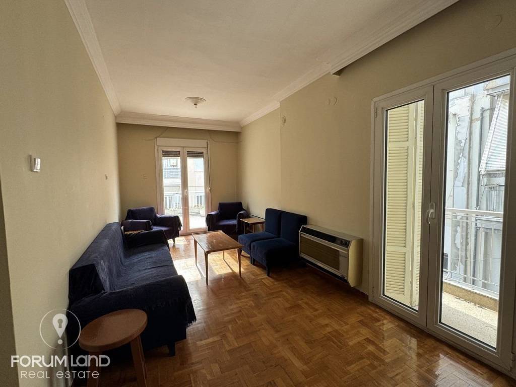 Forumland Real Estate, Σαλόνι