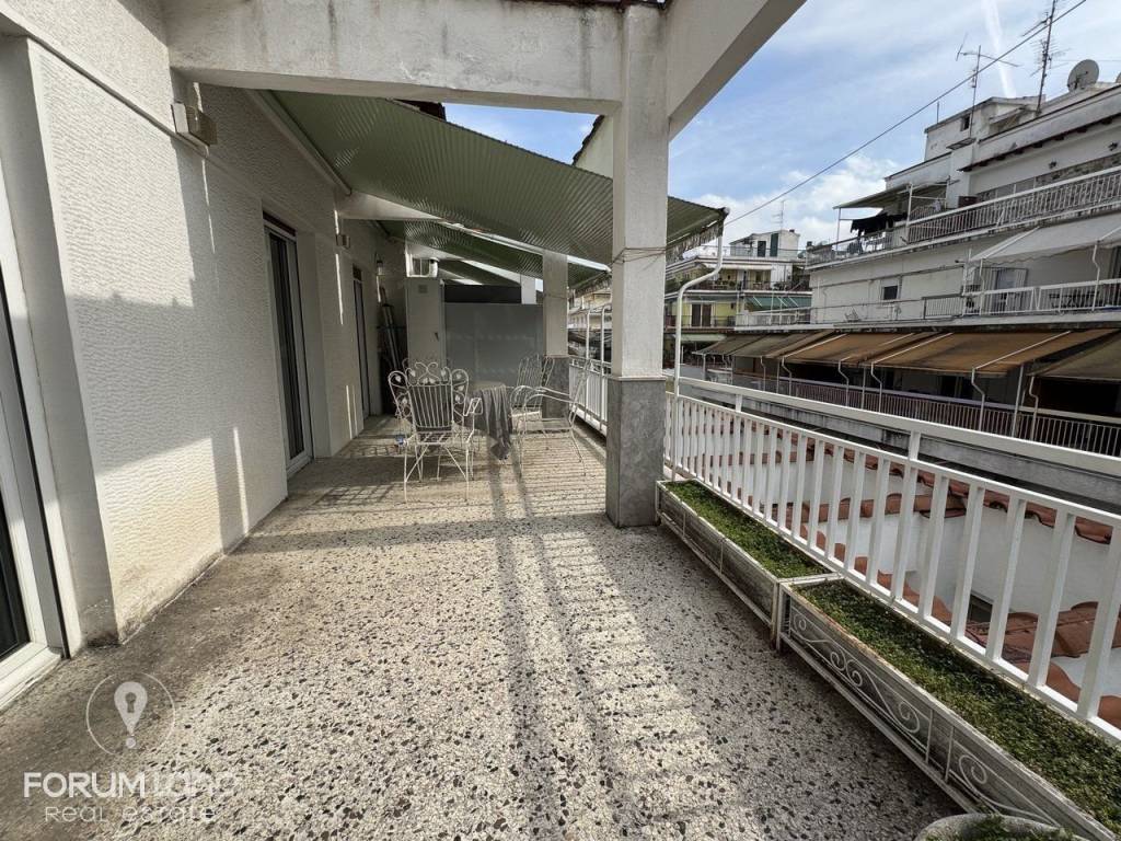 Forumland Real Estate, Βεράντες