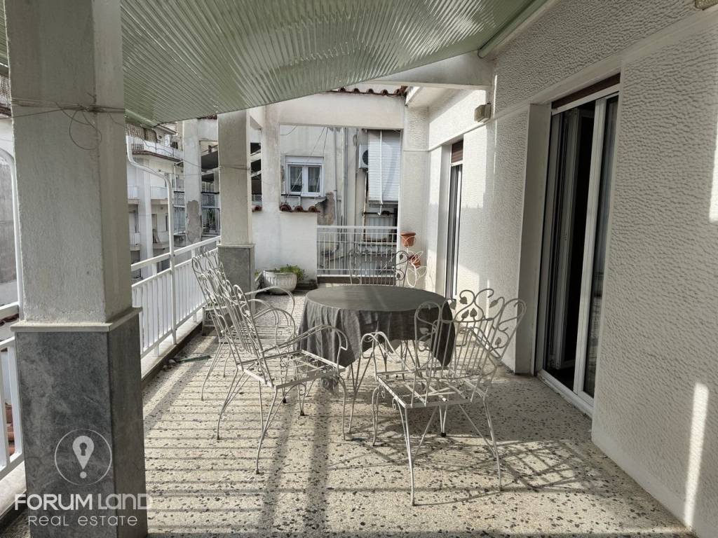 Forumland Real Estate, Βεράντες