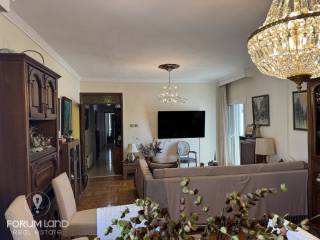 Forumland Real Estate, Σαλόνι