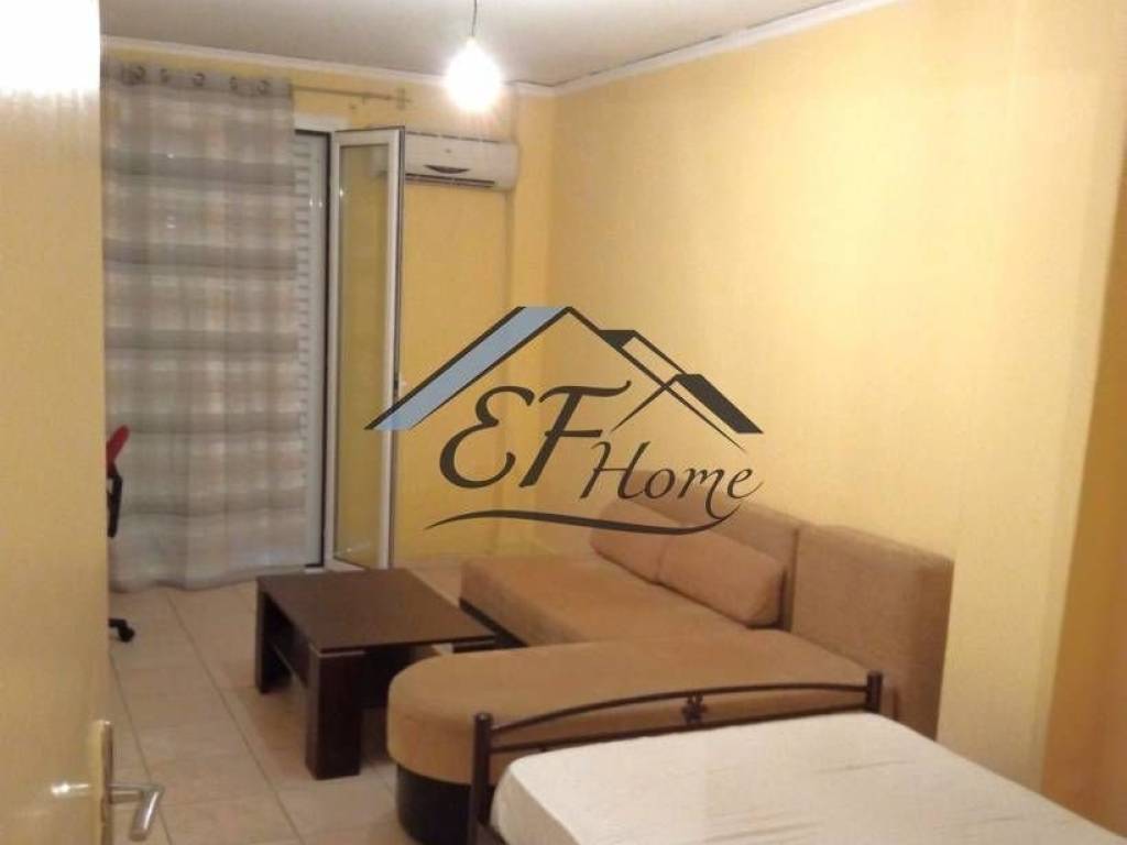 Ενιαίος χώρος υπνοδωμάτιο-σαλόνι