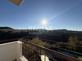 Θέα από μπαλκόνι