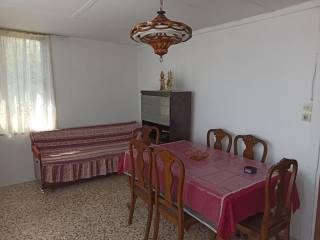 E TRAPEZARIA  TES MONOKATOIKIAS