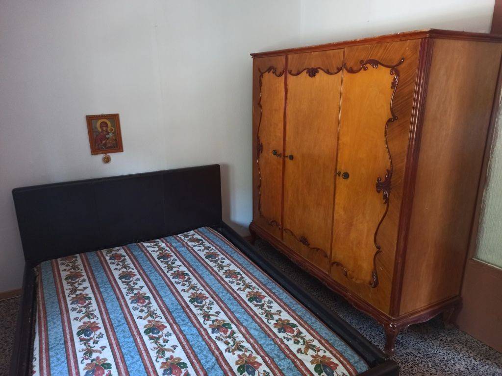 TO YPNODOMATIO TES MONOKATOIKIAS