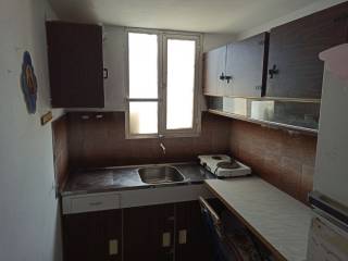 E KOYZINA TES MONOKATOIKIAS