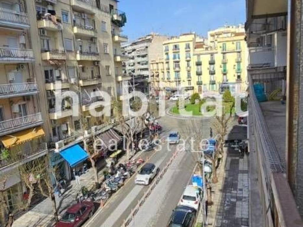 Θέα απο μπαλκόνι