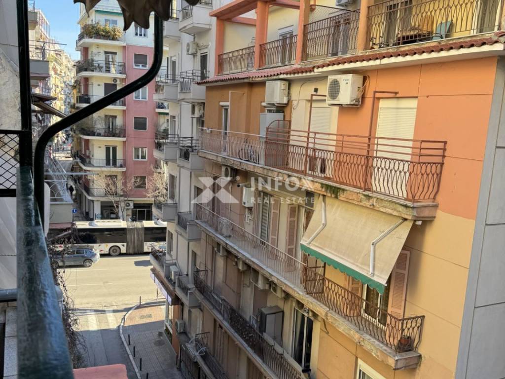 Θέα από μπαλκόνι