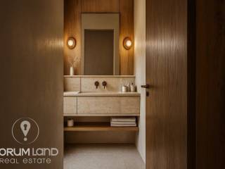 Forumland Real Estate, Μπάνιο