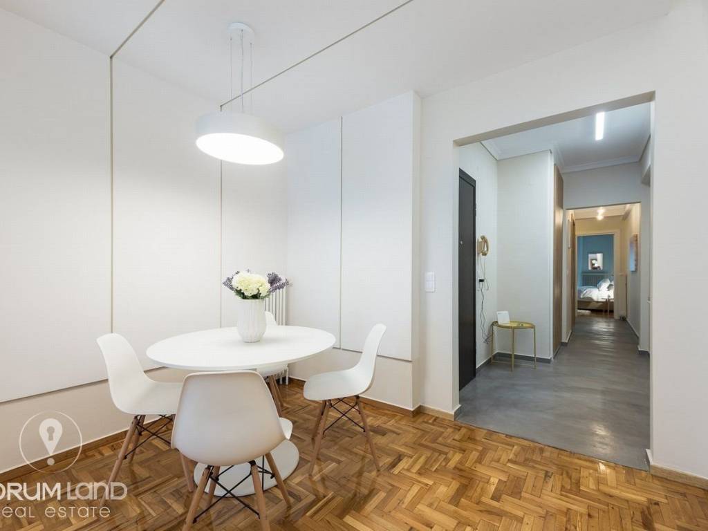 Forumland Real Estate, Τραπεζαρία