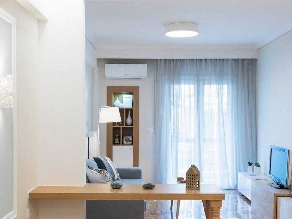 Forumland Real Estate, Σαλόνι