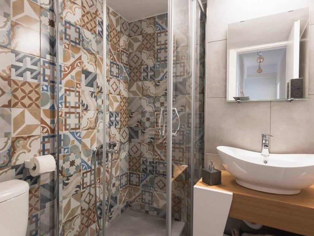 Forumland Real Estate, Μπάνιο