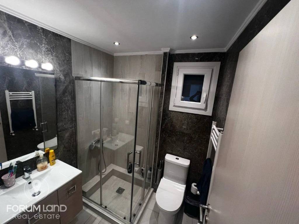 Forumland Real Estate, Μπάνιο