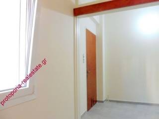 ΣΑΛΟΝΙ-ΕΙΣΟΔΟΣ