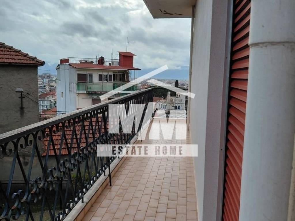 Θέα από μπαλκόνι