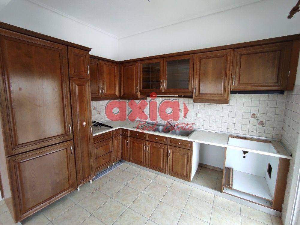 Καβάλα, Βύρωνας: Ενοικιάζεται ανακαινισμένο γωνιακό