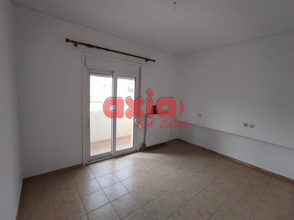 Καβάλα, Βύρωνας: Ενοικιάζεται ανακαινισμένο γωνιακό